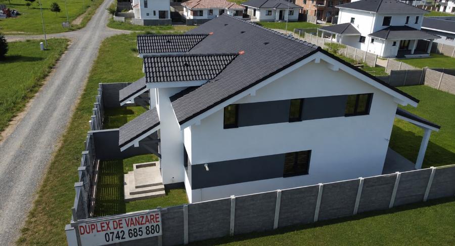Duplex cu 4 camere cu Canalizare în Moșnița Nouă