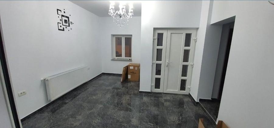 Spațiu comercial, de 120 mp, în Central