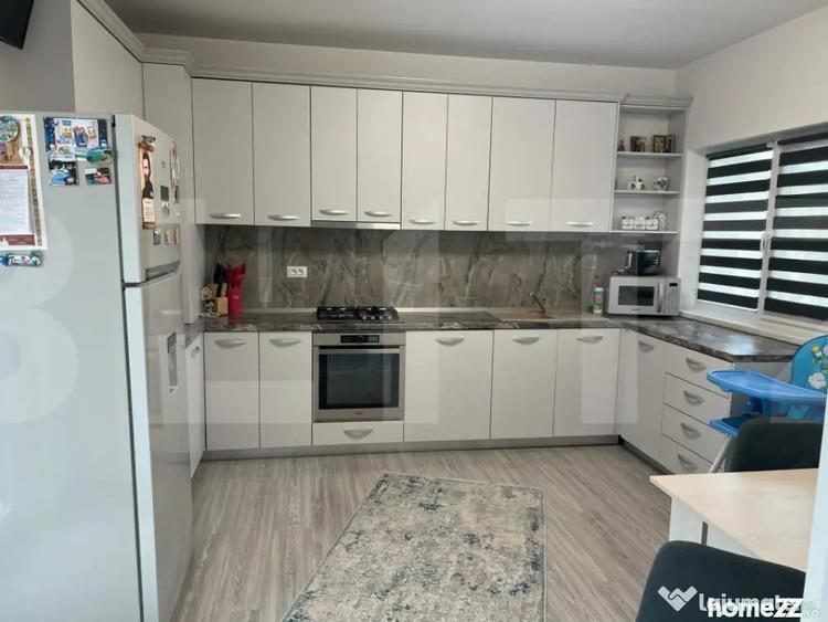 Casă cu 4 camere cu Teren 1500 Mp în Roșiori