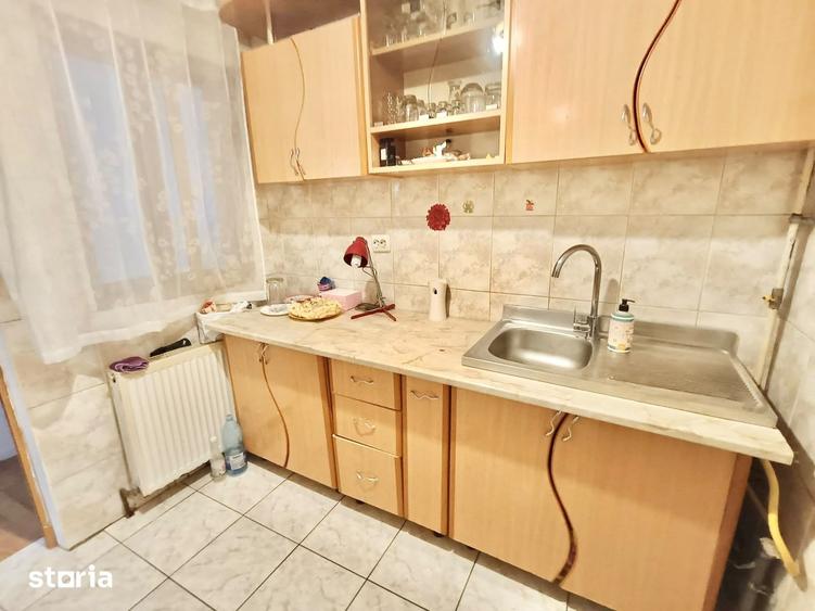 Casă cu 7 camere cu Teren 223 Mp în Militari