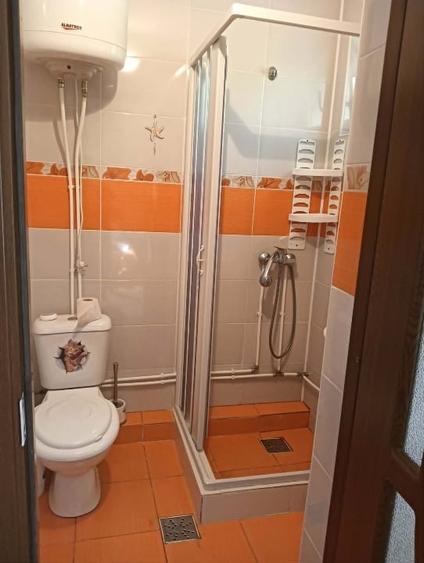 Casă individuală cu 4 camere cu Canalizare în Central