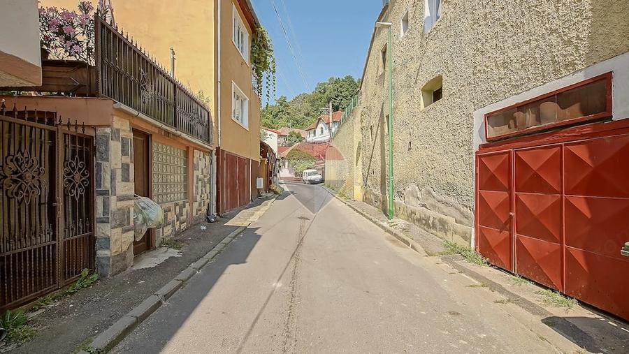 Casa cu 2 apartamente, terasa ?i garaj, zona Pia?a Unirii, Bra?ov - 20