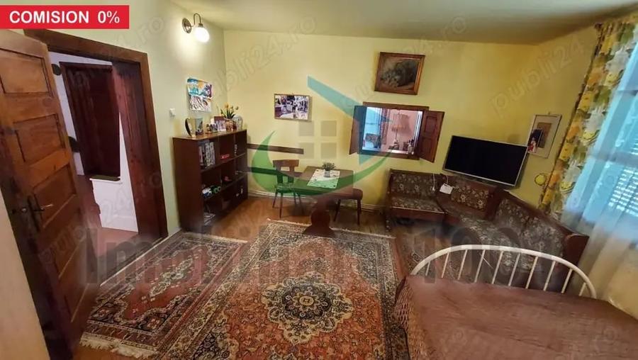Casă cu 6 camere cu Teren 1658 Mp în Colțirea