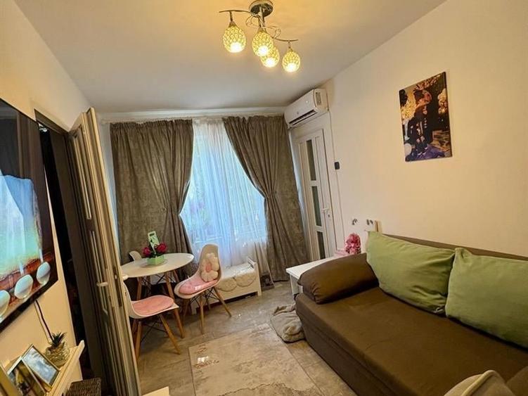Apartament cu 2 camere semidecomandat, mobilat în Valea Rosie