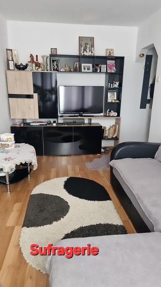 Apartament cu 3 camere nedecomandat în Zimbru