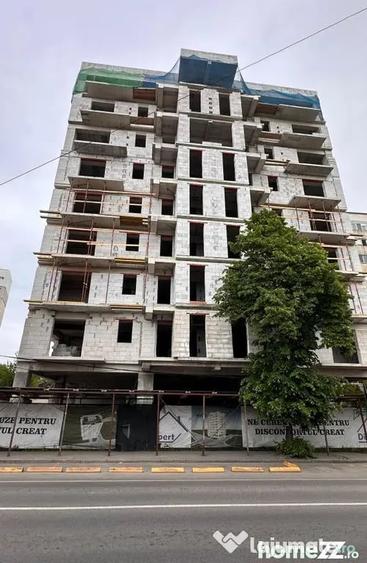Apartament cu 3 camere decomandat în Abator