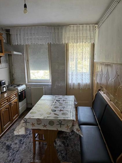 Apartament cu 3 camere decomandat în Mureșeni