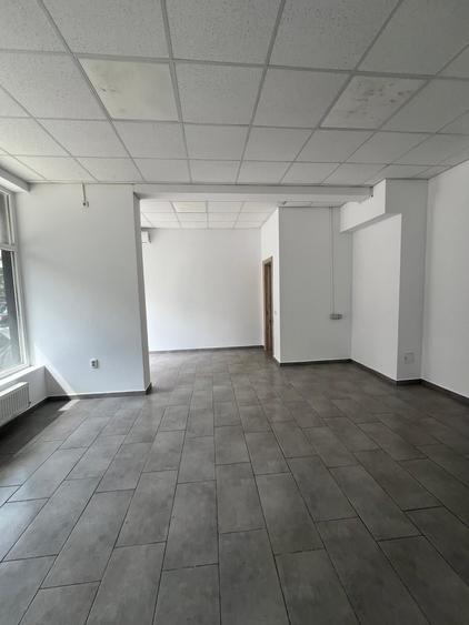 Spațiu comercial, de 52 mp, în Militari