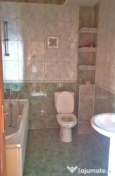 Casă cu 5 camere cu Teren 405 Mp în Coiciu