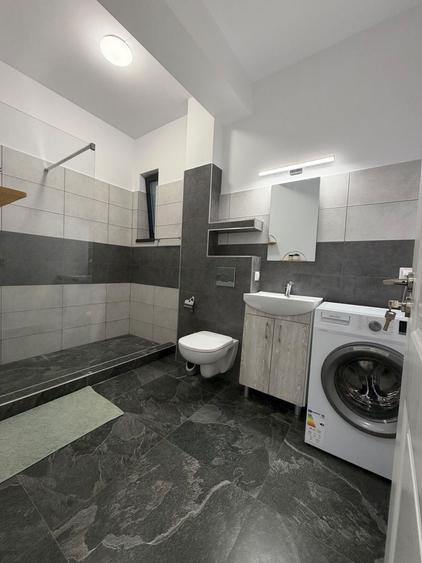 Apartament cu 2 camere decomandat, mobilat în Central