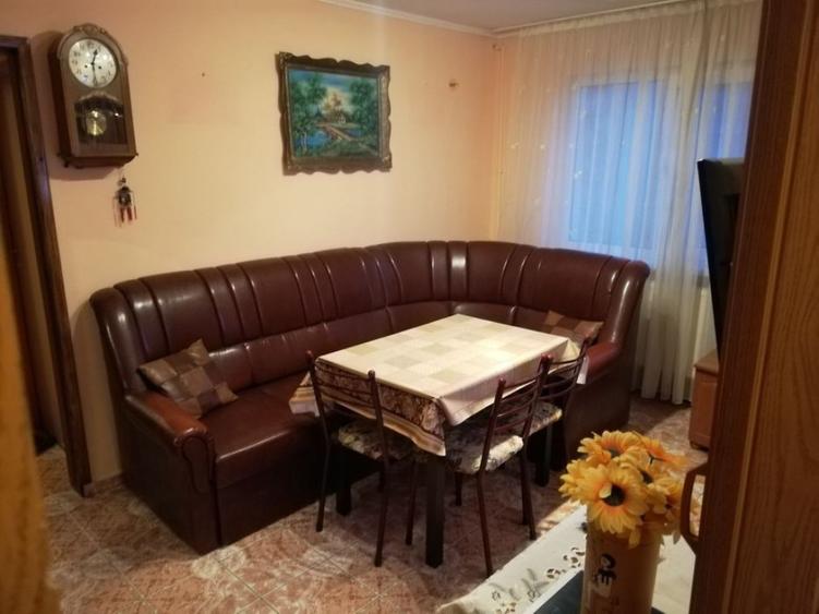 Apartament cu 3 camere semidecomandat în Girocului