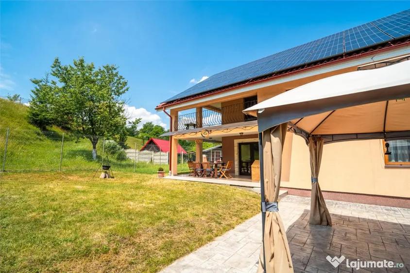 Casă cu 4 camere cu Teren 1500 Mp în Vulcan