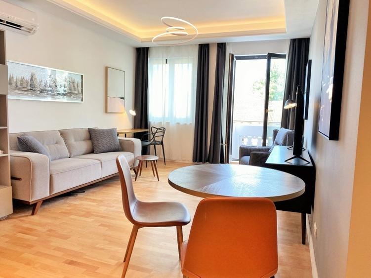Apartament cu 2 camere semidecomandat, mobilat în Calea Victoriei