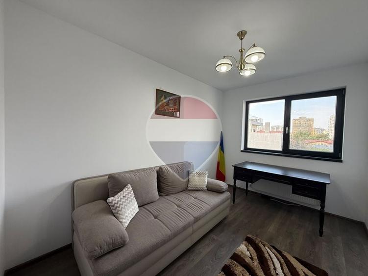 Apartament cu 4 camere decomandat, mobilat în Titan