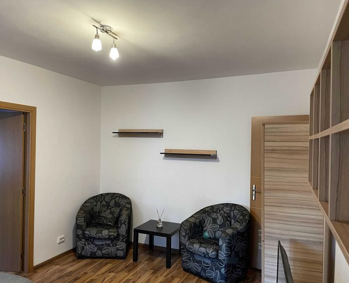 Apartament cu 2 camere semidecomandat în Exterior Vest