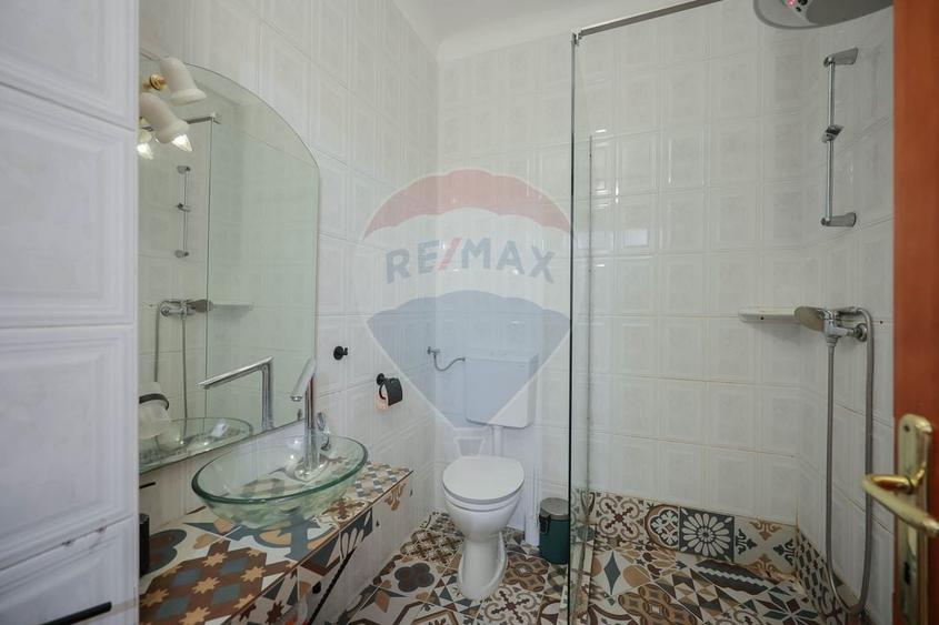 Apartament cu 2 camere semidecomandat, mobilat în Ultracentral