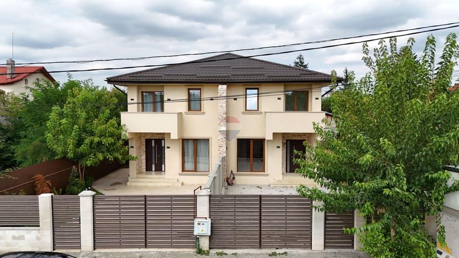Duplex cu 4 camere cu Teren 238 Mp în Nord-Vest