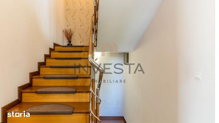 Casă cu 6 camere cu Teren 471 Mp în Central