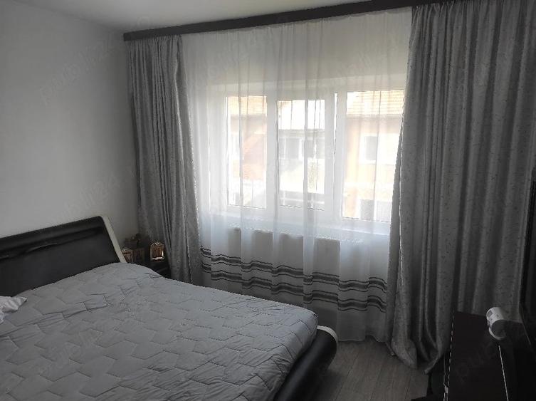 Apartament cu 3 camere decomandat în Tomești