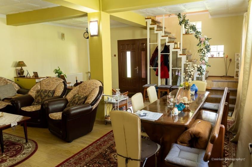 Duplex cu 5 camere cu Canalizare în Ponor
