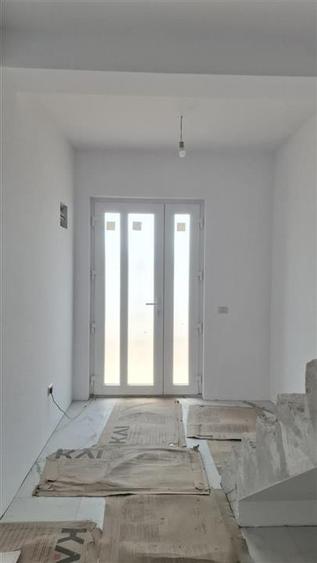 Duplex cu 4 camere cu Canalizare în Valea Lupului