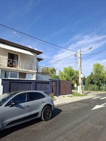 Casă cu 4 camere cu Teren 200 Mp în Central
