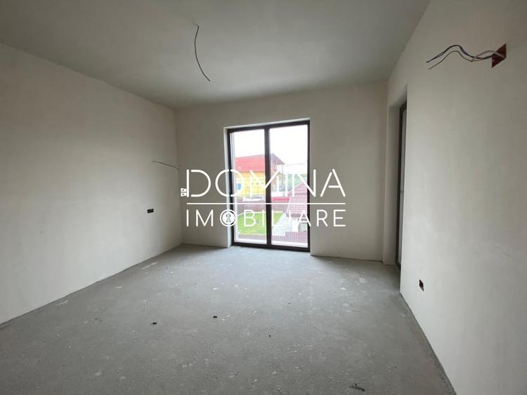 Casă individuală cu 5 camere cu Teren 250 Mp în Central