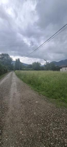 Teren de 1374 mp, în Central