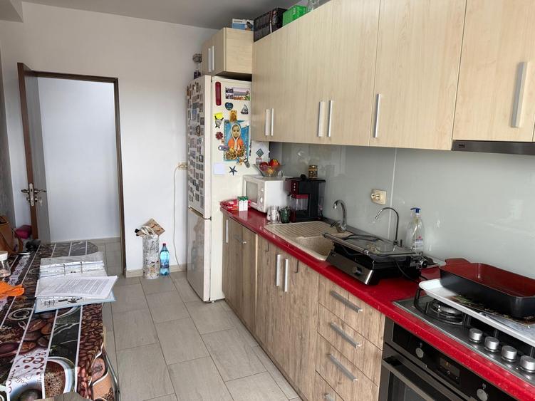 Apartament cu 3 camere decomandat în Prelungirea Ghencea