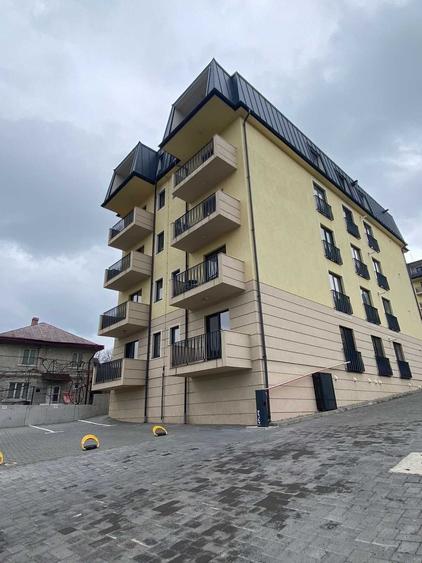 Apartament cu 4 camere decomandat în Fălticeni