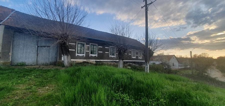 Casă cu Teren 2000 Mp în Valea Mare