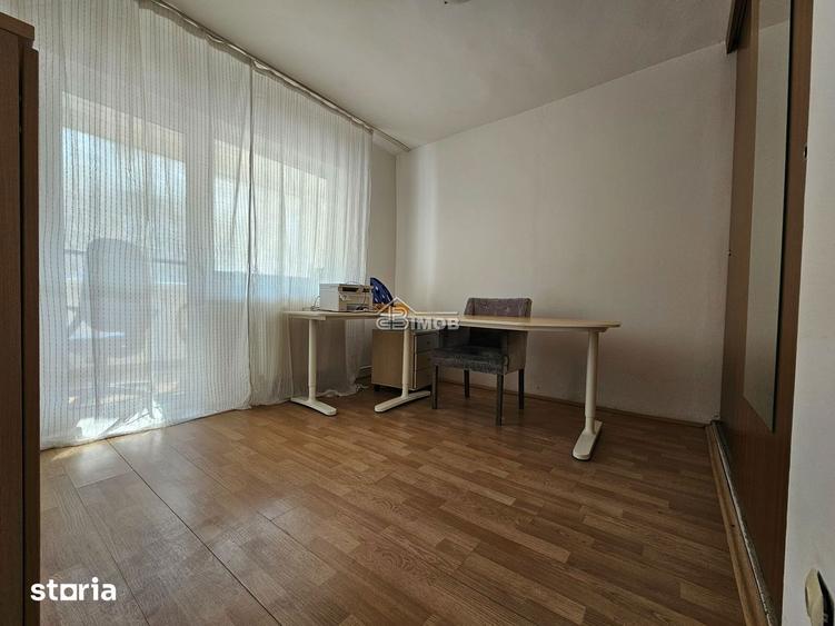 Apartament cu 3 camere decomandat în Micro 11