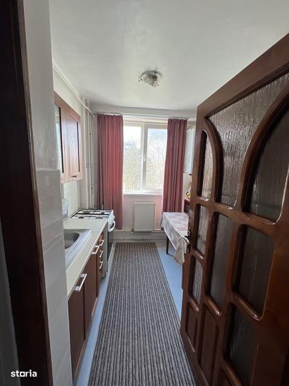 Apartament cu 3 camere semidecomandat în Țiglina 1