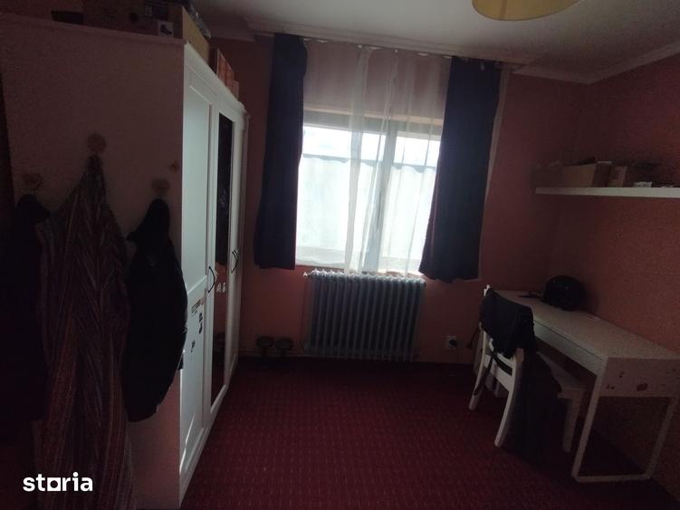 Apartament 3 camere decomandat pe strada Barsei - 9
