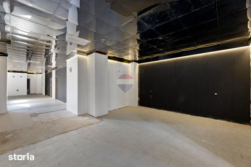Spațiu comercial, de 170 mp, în Bujac