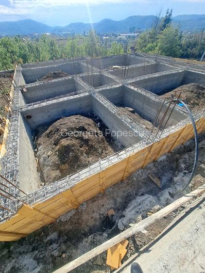 Teren+ casa in construc?ie, de vanzare