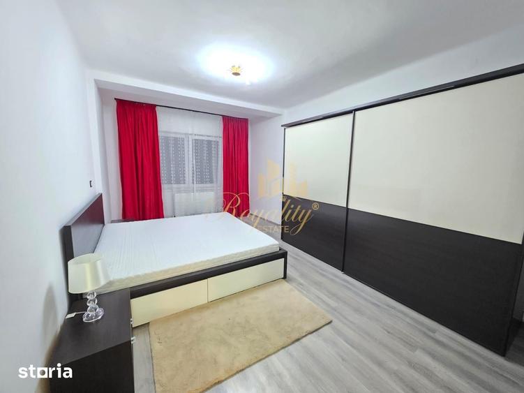 Apartament cu 5 camere decomandat în Girocului