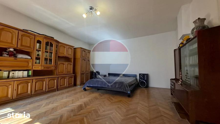 Casă cu 2 camere decomandat cu Teren 36 Mp în Central