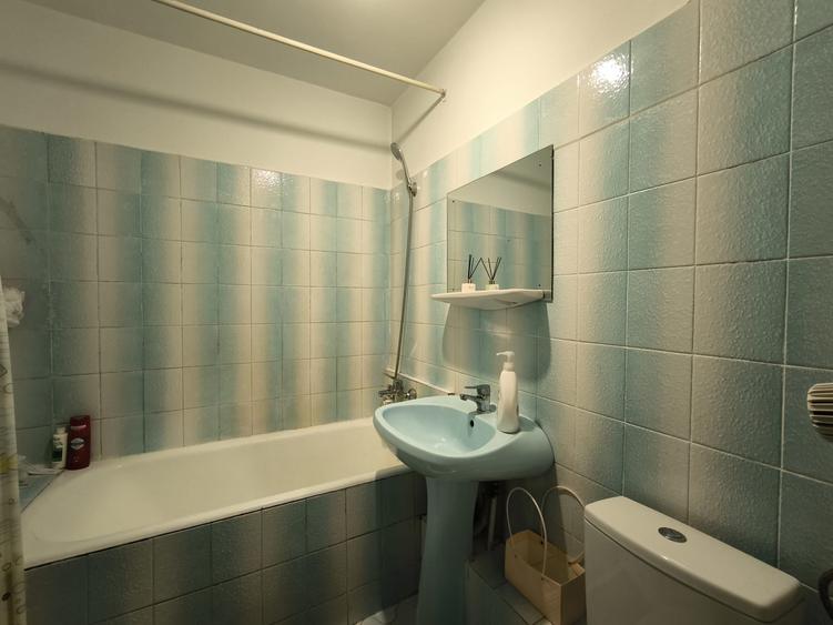 Apartament cu 3 camere decomandat în Militari
