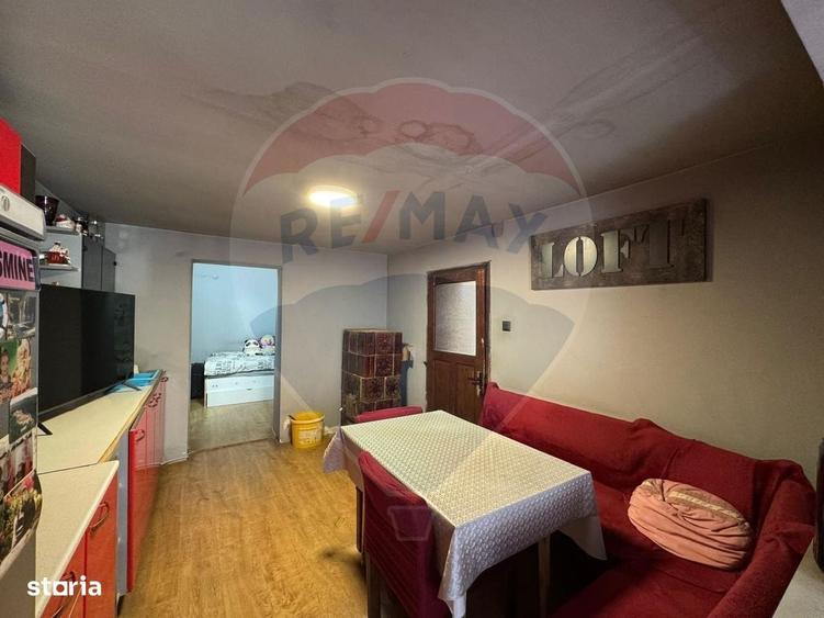 Casă cu 4 camere cu Teren 450 Mp în Șega