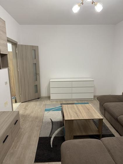 Apartament cu 2 camere decomandat în Roșu