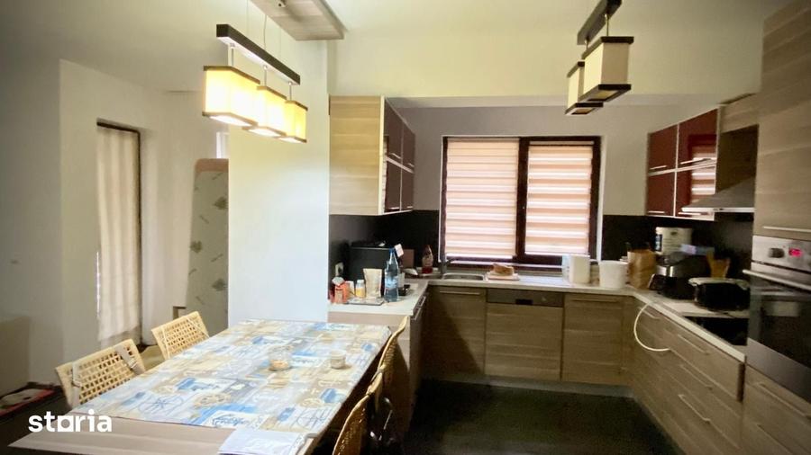 Apartament cu 3 camere în Calea Dumbrăvii