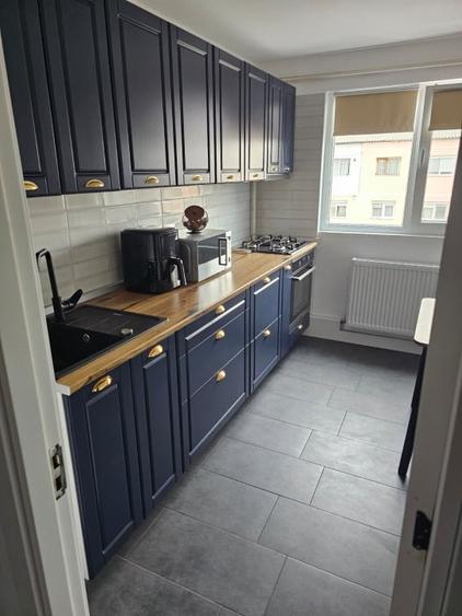 Apartament cu 2 camere semidecomandat, mobilat în Micro 11