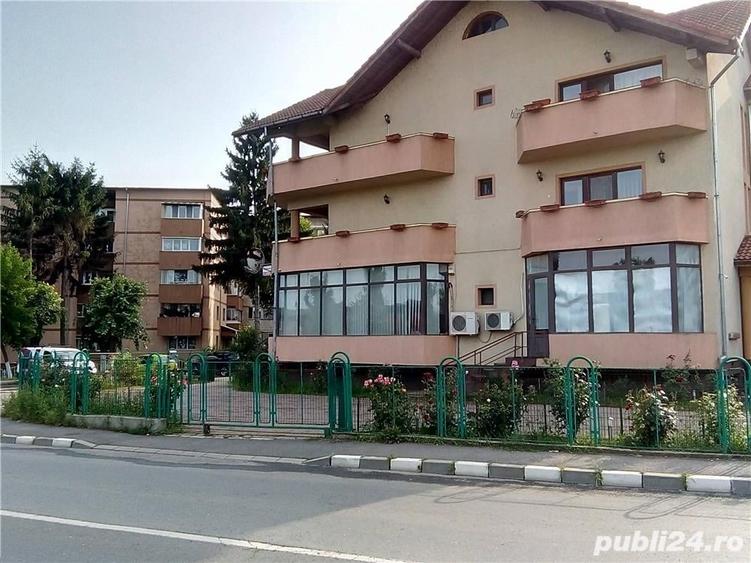 Spațiu comercial, de 300 mp, în Central
