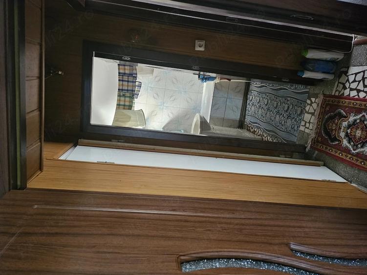 Apartament cu 3 camere semidecomandat în Obor