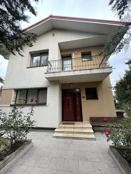 Casă cu 4 camere cu Teren 506 Mp în Lacu