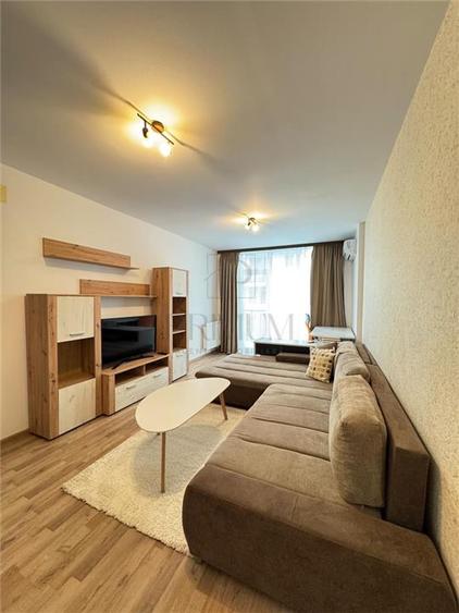Apartament cu 2 camere decomandat, mobilat în Central