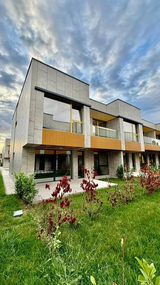 Duplex cu 4 camere cu Canalizare în Pipera