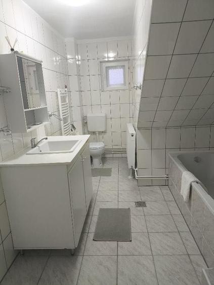 Casă cu 4 camere cu Teren 510 Mp în Central