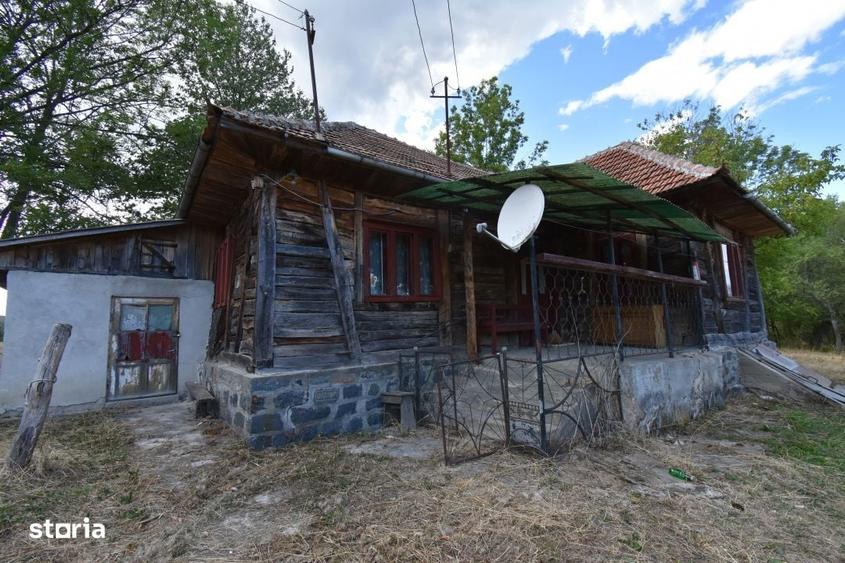Casă cu 3 camere în Vânători